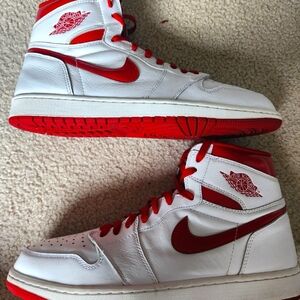 Jordan 1 Retro - Metallic Red
